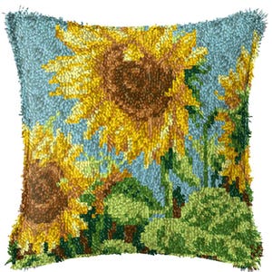 43x43cm Latch Hook Cushion Petal with Flowers Pre-Printed Color Canvas Acrylic Yarn Pillow Case Crochet Cushion Arts & Crafts