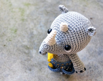 Pippo il Rinoceronte Idraulico amigurumi | schema uncinetto in PDF | con marsupio degli attrezzi da lavoro