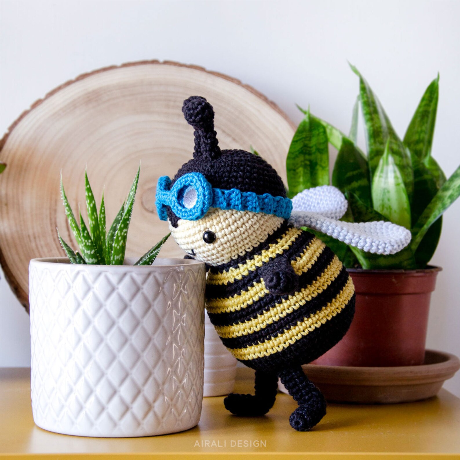 Zeno the Bumblebee Amigurumi Crochet PDF pattern Bee with | Etsy