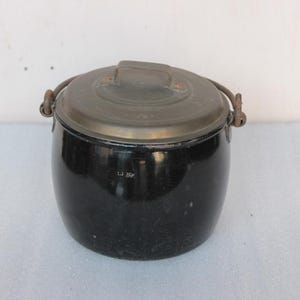 Black Cooking Pot Vintage Old Collectible Enamel Ware Kitchenware