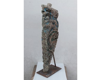 Decorative Carved Peacock Corbel From Gujarat - 19thC Decorative Carved Peacock Corbel From Gujarat - 19thC