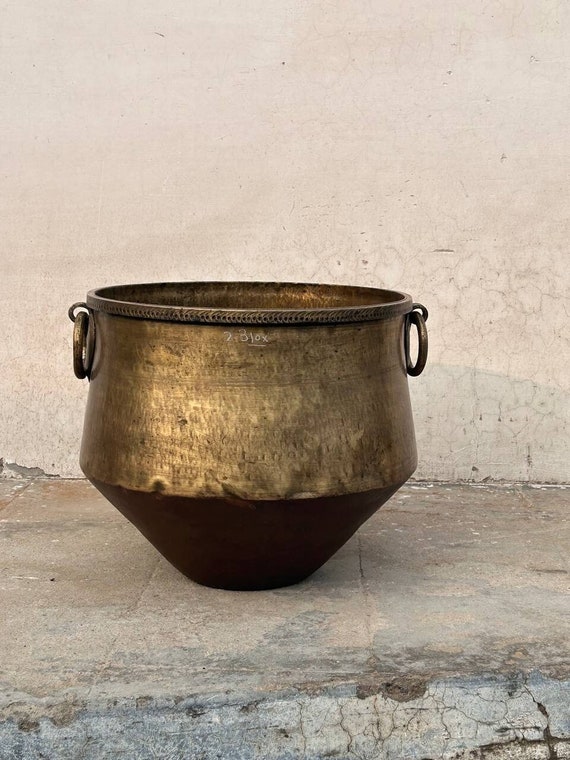 Old Brass Planter From Rajasthan - Ca 1900 Old Brass Planter From Rajasthan - Ca 1900