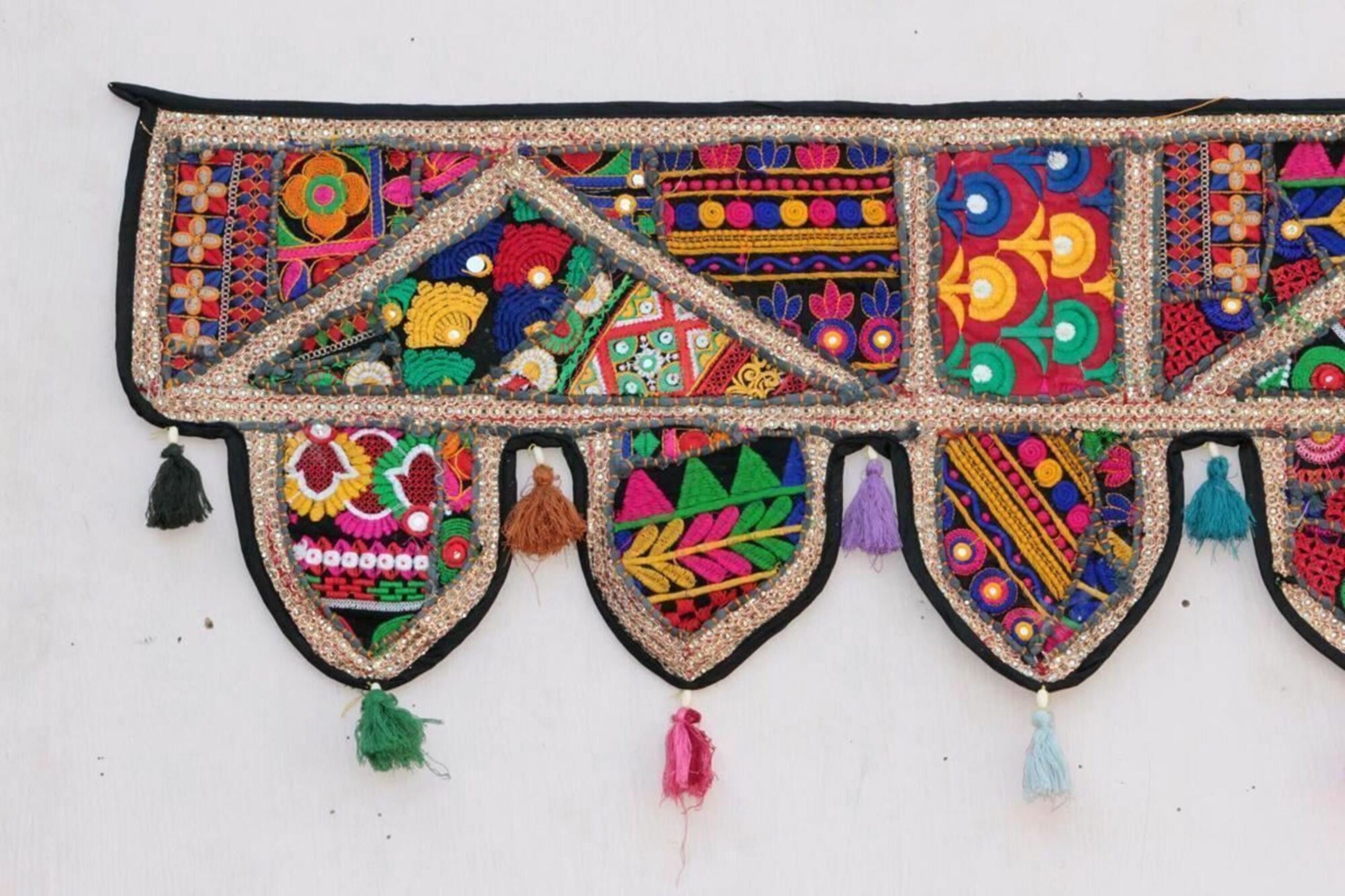 壁掛けの古い手作りドアバランス トランウィンドウホーム