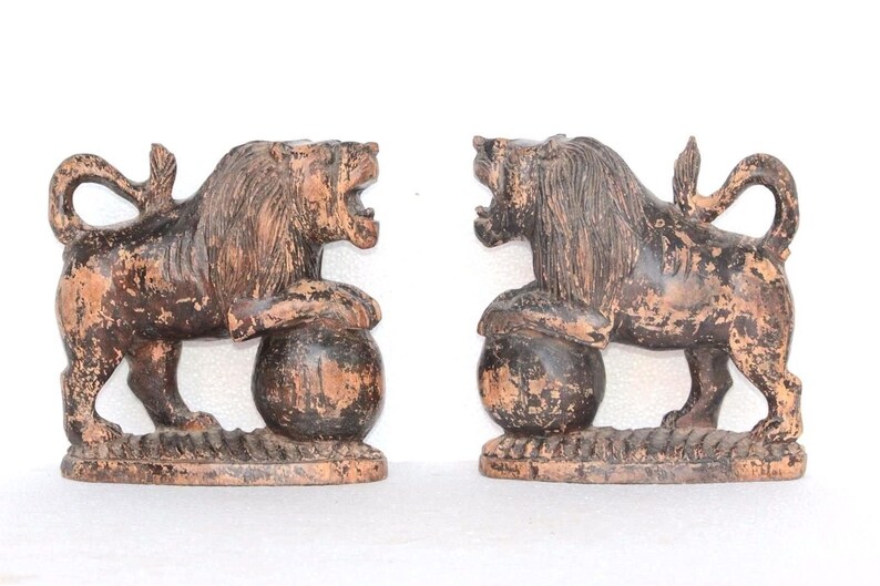 Hand Carved Lion Statue Figure, 2 Pcs Wooden Old Vintage Antique, Home/Office Decor, Collectible, Christmas Gift, Indian Art Handcraft, image 2