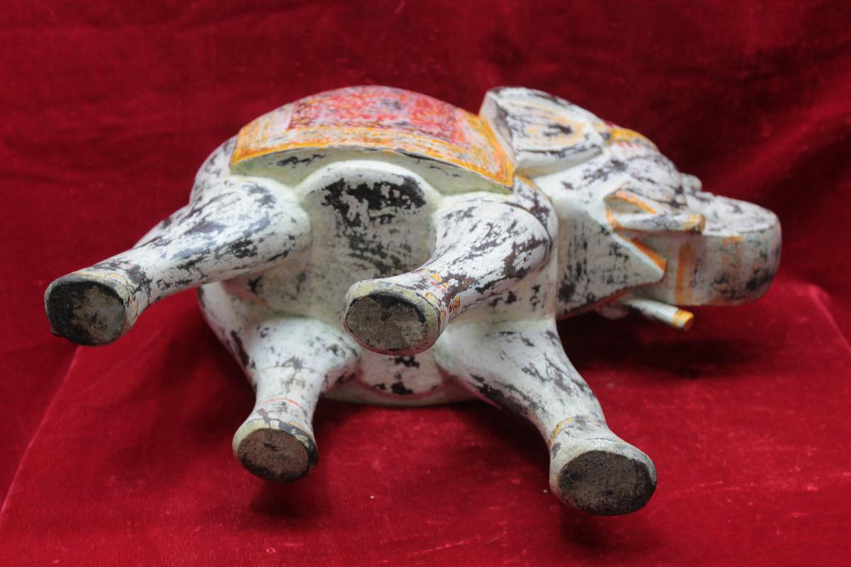 木製象の彫刻 象のフィギュア 新品 木製 手彫り 塗装済み ホームデコレーション