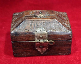 Wooden Box Old Vintage carved Decoration Jewelry Malabar box Antique,  old wooden carved box, vintage Indian memory box, antique wedding box