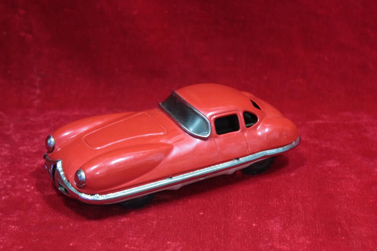 萬代屋【シトロエンDS19赤レッド】ブリキ tin toy car【箱はコピー】 萬代屋【シトロエンDS19赤レッド】ブリキ tin toy car【箱はコピー