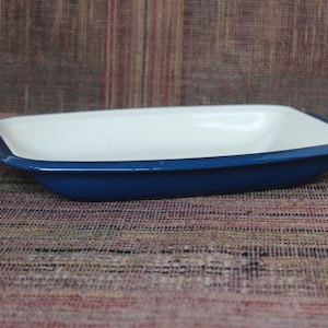 enamel serving tray, excellent condition great colors no chips, residue on bottom