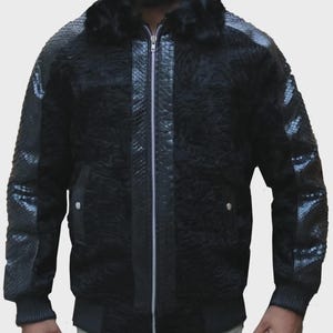 Blouson aviateur pour homme en cuir de mouton véritable noir, garnitures en peau de python véritable, toutes tailles.