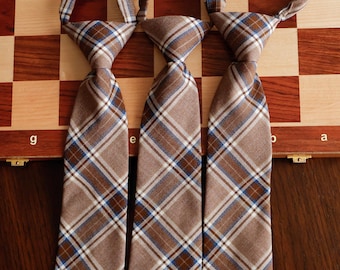 Corbata preanudada para niños y niñas, cuadros marrones, corbatas escolares de estilo preppy, corbatas para portadores de anillos, accesorio de boda infantil, estilo tartán tradicional.