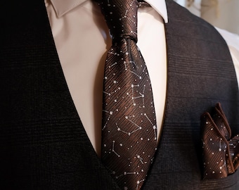 Corbata con mapa estelar, corbata jacquard con constelación celestial en tono sepia, corbata marrón oscuro para novio o padrinos de boda, regalo de astronomía para amantes del espacio.