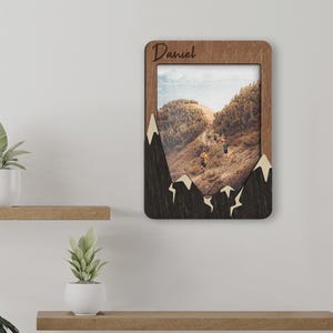 Personalized Picture Frame for Men – Mountain Adventure, Hiking, Custom Engraved Gift for Him, Father’s Day, Outdoor Family Trip, Wall Decor