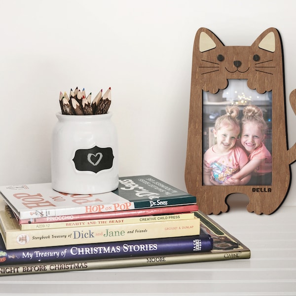 Personalized cat shaped photo frame Custom color nursery decor Wooden kids room decor Custom name birthday picture frame Small 4x6 photo