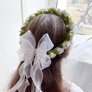 Elegant White Floral Crown for First Communion, Veil & Bow