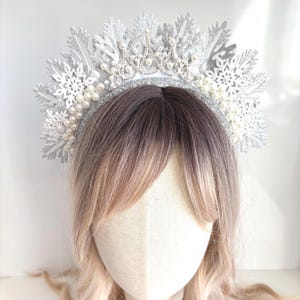 Snowflake Pearl Crown Headpiece with Wand and Sash – Winter Queen Cosplay Set