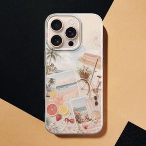 K&ouml;nnte beinhalten: Eine transparente Smartphone-H&uuml;lle mit einer Collage aus sommerlichen Motiven, darunter Strandszenen, ein Fahrrad mit Blumenkorb, ein Sonnenschirm, aufgeschnittene Zitrusfr&uuml;chte, Erdbeeren, Kirschen, eine Tragetasche und ein Seestern in Pastellt&ouml;nen.