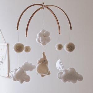 Mobile éléphant. Mobile bébé neutre. Neutral baby nursery mobile. Made in France. image 6