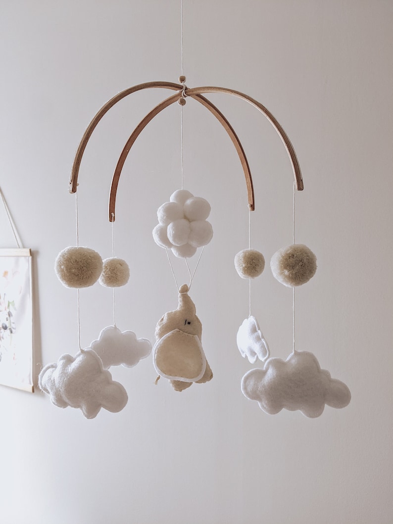 Mobile éléphant. Mobile bébé neutre. Neutral baby nursery mobile. Made in France. image 6