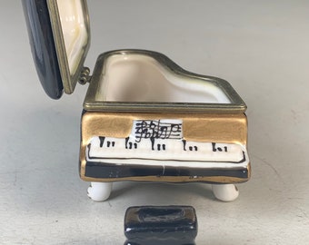 Albert Elovitz Inc. Piano That Opens and Has Little Stool  display picture 2