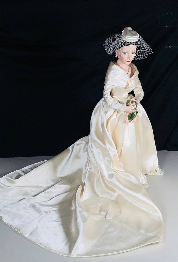 porcelain doll in wedding dress cute ashton drake Ashton-Drake Galleries Elizabeth's 1900's Wedding Dress Porcelain Doll 19"