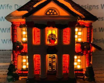 Cobblestone Corners nice big house 2003 light up porcelain hotel for Christmas town or miniature town with cord