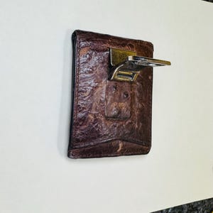 Cartera para hombre de piel de avestruz auténtica con abridor de botellas y clip para billetes.