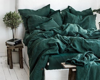 Linen Bedding Set in Jungle Green. 3 Piece Set in King, Queen, Twin, Full, Double sizes. Linen bedding set: 2 Pillowcases & Duvet Cover.