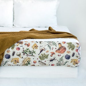 MUSHROOM LINEN FITTED Sheet. Linen Fitted Sheet with Vintage Mushroom Fabric on the Sides. Single, Twin, Full, Double, Queen, King sizes.