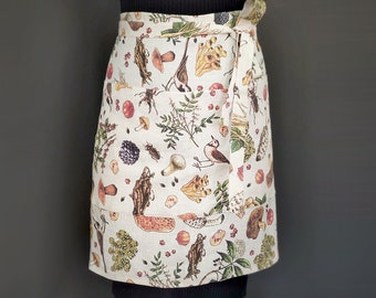 MUSHROOM WAIST APRON. Unique Vintage Encyclopedia Mushroom Print Apron for Kitchen chef & Cooking. Natural softened linen apron unisex.