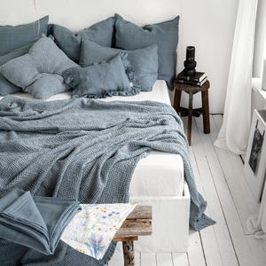 DUSTY BLUE COVERLET in Waffle pattern. Stonewashed Linen dusty blue bed coverlet. Linen waffle bed throw. Comforter bedspread in light blue.