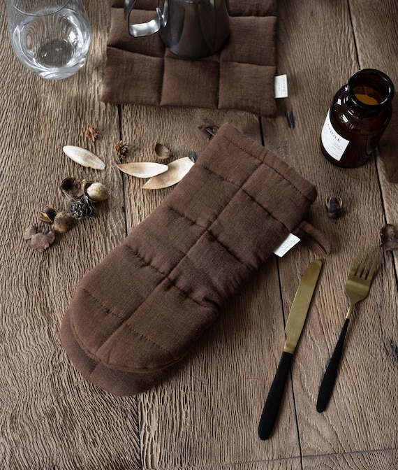 Quilted Linen Oven Glove in Walnut - Eco Friendly Kitchen Mitt - Heat Resistant Cooking Glove