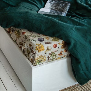 MUSHROOM LINEN FITTED Sheet. Linen Fitted Sheet in Vintage Mushrooms. King, Queen, Full, Double, Twin sizes. Mushroom linen sheet