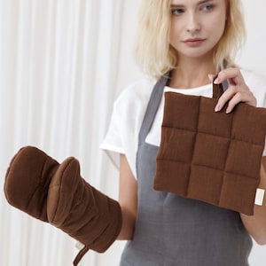 Quilted Linen Oven Glove in Walnut - Eco Friendly Kitchen Mitt - Heat Resistant Cooking Glove image 5