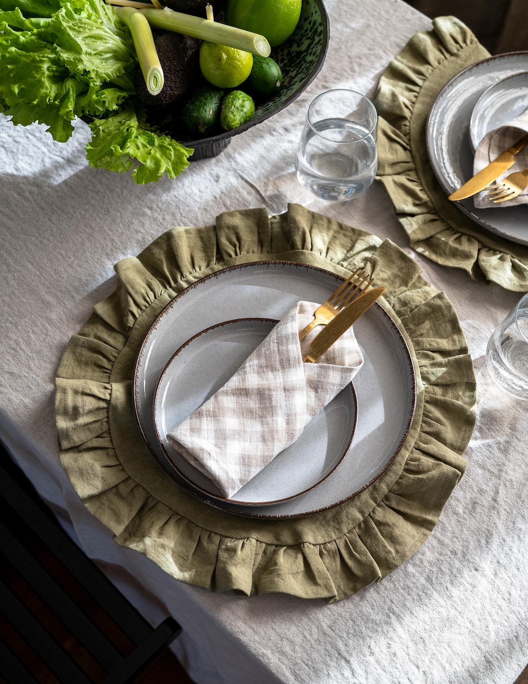Hard Base Ruffle Mat Round Ruffled Linen Placemats - Frilled Circular Table Mats - Round ...