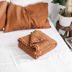 CINNAMON WAFFLE COVERLET. Softened Linen Waffle bed Coverlet in Cinnamon. Linen Terracotta Bed Cover. Mid-century rust color Linen Bedspread