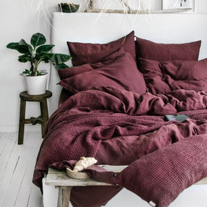 Linen Bedding Set in Burgundy. 3 Piece Set in King, Queen, Twin, Full, Double sizes. Red Linen bedding set: 2 Pillowcases & Duvet Cover.