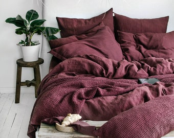 Linen Bedding Set in Burgundy. 3 Piece Set in King, Queen, Twin, Full, Double sizes. Red Linen bedding set: 2 Pillowcases & Duvet Cover.