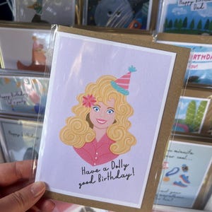 Haben Sie eine Dolly Geburtstagskarte, A6 Geburtstag, Dolly Parton inspiriert, für sie, Freund Geburtstagskarte