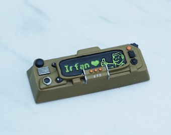 Porte-clés personnalisé PREDORDER | RETOMBÉES | Pipboy | Pour clavier mécanique