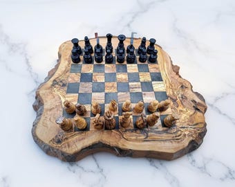 XXL Échiquier Artisanal en Bois d’Olivier – Plateau de Jeu avec 32 Pièces, Design Élégant et Durable, Cadeau pour Passionnés d’Échecs