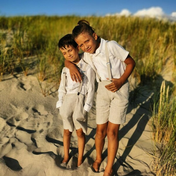 Short à bretelles en lin pour garçon, porteur d'anneau pour tout-petit, tenue de mariage sur la plage, short de baptême en lin, tenues de cérémonie pour tout-petits, beige