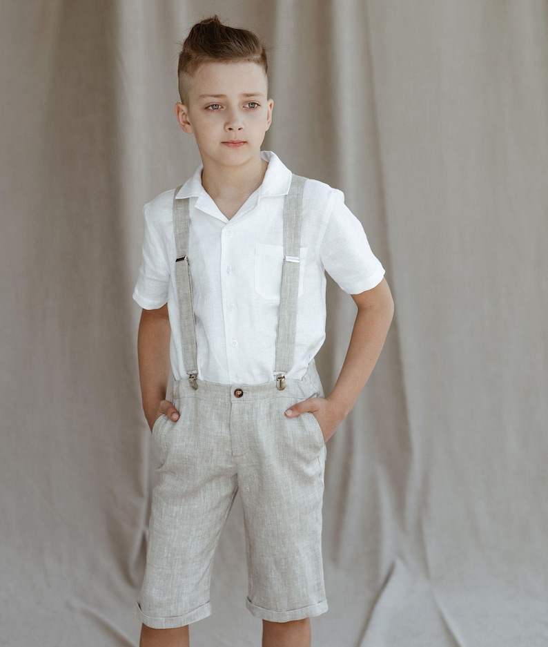 Casual boys’ linen shorts in beige with adjustable elastic waistband, front and back pockets. Lightweight and breathable, designed for ages 9–15. Perfect for summer vacations, casual outings, or everyday wear in warm weather.