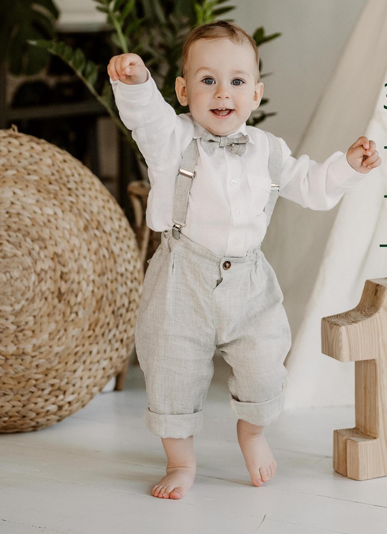 Pantalones de lino con tirantes y pajarita para bebé: traje de bautizo,  portador de anillos y primer cumpleaños. - Etsy México