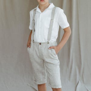 Casual boys’ linen shorts in beige with adjustable elastic waistband, front and back pockets. Lightweight and breathable, designed for ages 9–15. Perfect for summer vacations, casual outings, or everyday wear in warm weather.