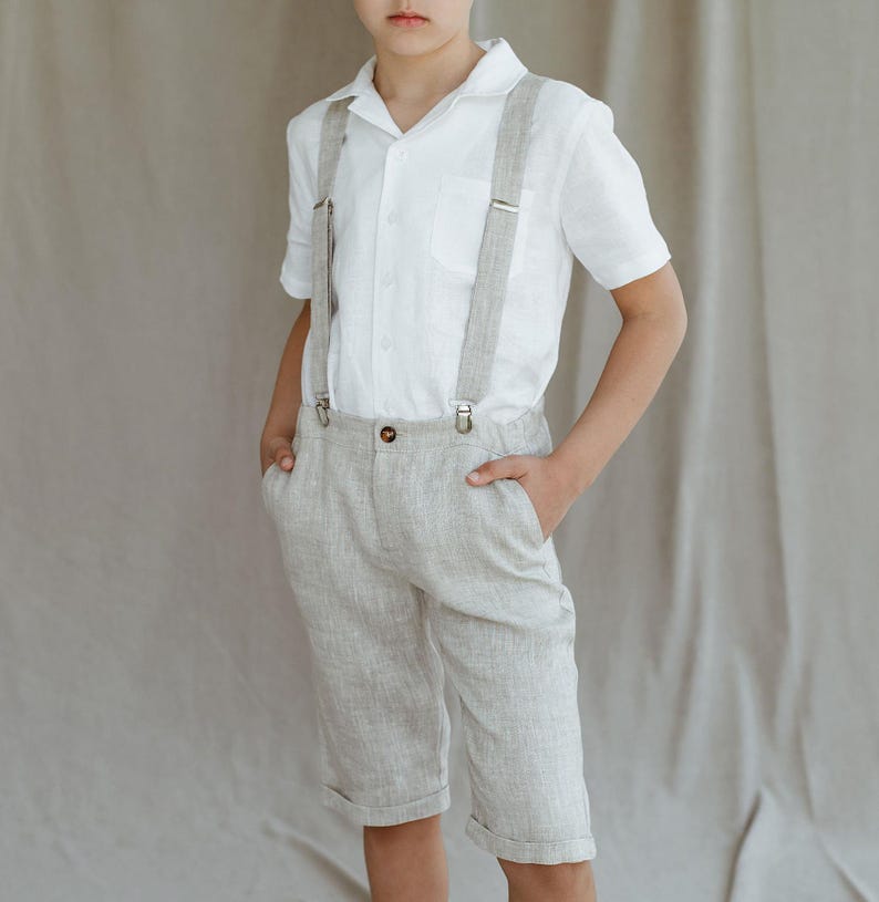 Casual boys’ linen shorts in beige with adjustable elastic waistband, front and back pockets. Lightweight and breathable, designed for ages 9–15. Perfect for summer vacations, casual outings, or everyday wear in warm weather.