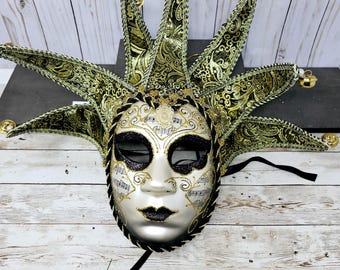 Mardi Gras Mask, Mardi Gras Jester Mask, Wreath Attachment, Carnival Mask, Venetian Mask, Masquerade Mask for Ball, Black Silver Gold Mask,