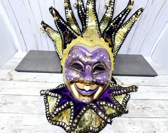 Mardi Gras Mask, Mardi Gras Jester Mask, Wreath Attachment, Carnival Mask, Venetian Mask, Masquerade Ball, Black Gold Mask with collar