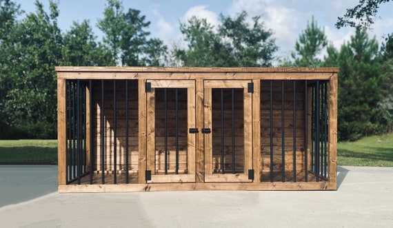 Farmhouse double top dog kennel