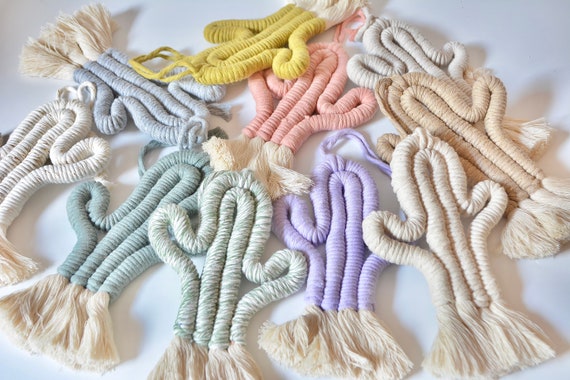 Cactus Kit -MOOS GRN- Machen Sie Ihren eigenen Makramee-Kaktus-Wandbehang  - Etsy.de