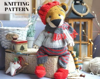 Christmas Tiger Toy knitting patterns / toy knitting patterns / animal knitting patterns / Toy clothes - all included